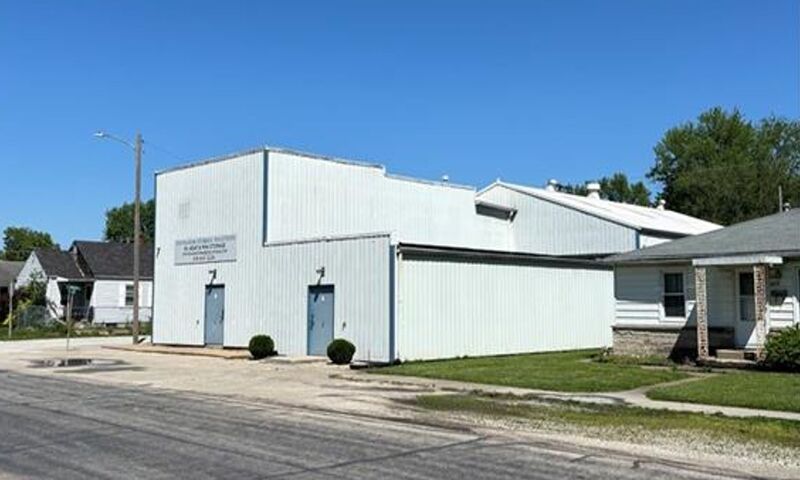 7,000 Sq Ft. on .14 Acres Self Storage Facility with Outside Units and Inside Units. This building is completely rented.  $375,000